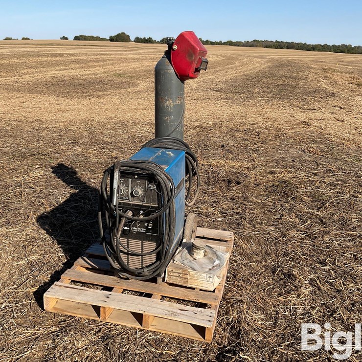 Miller Millermatic 250 MIG Welder