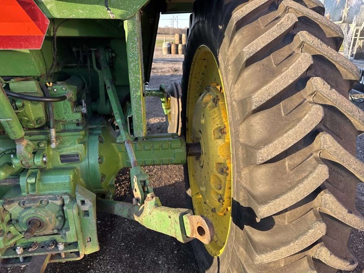 john-deere-4230-image-17