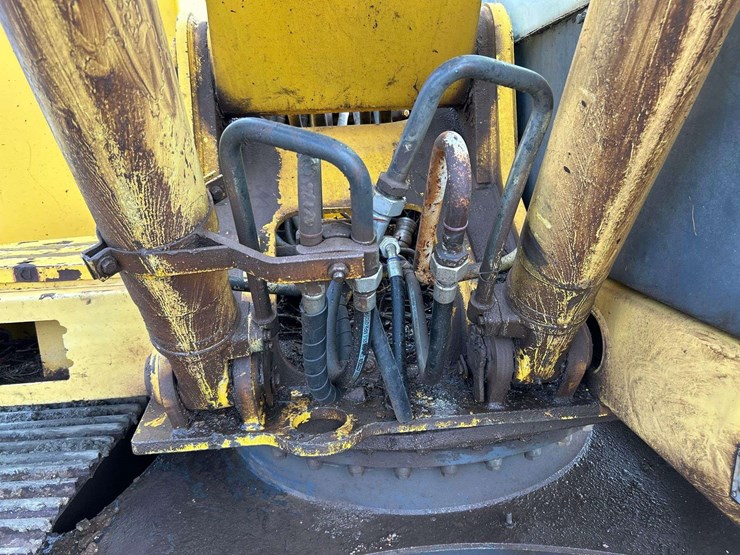 2001-new-holland-ec215-image-30