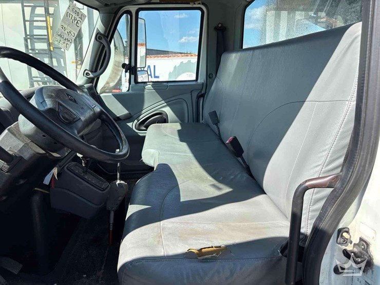 2007-international-durastar-4200-image-24