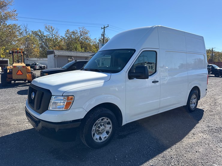 2018-nissan-nv2500-image-1