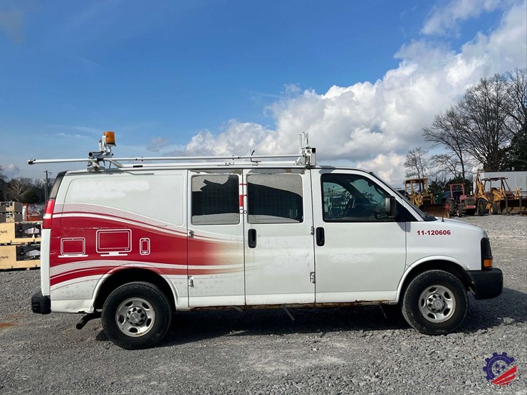 2012-chevrolet-express-van-image-5