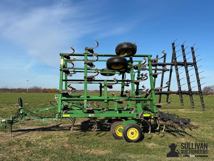 2005-john-deere-2210-image-8