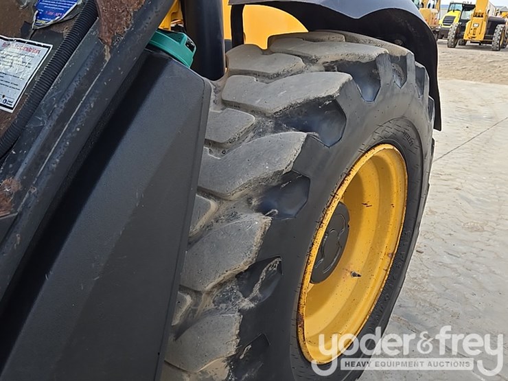 2017-jcb-512-56-image-23