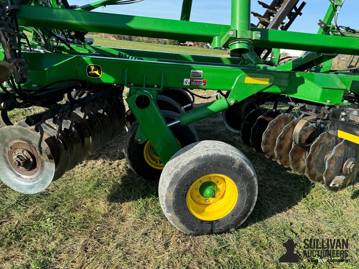 2013-john-deere-2623vt-image-13