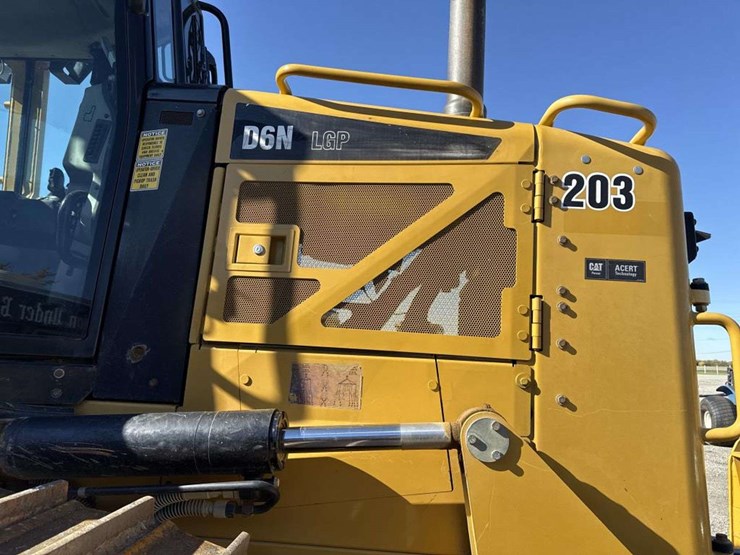caterpillar-d6n-lgp-image-30