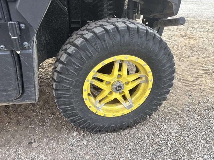 john-deere-gator-image-12