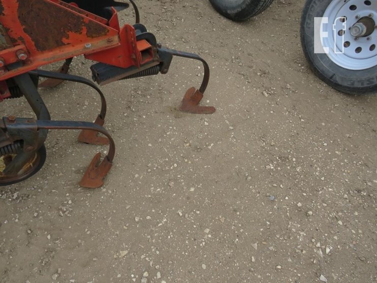 international-183-image-4