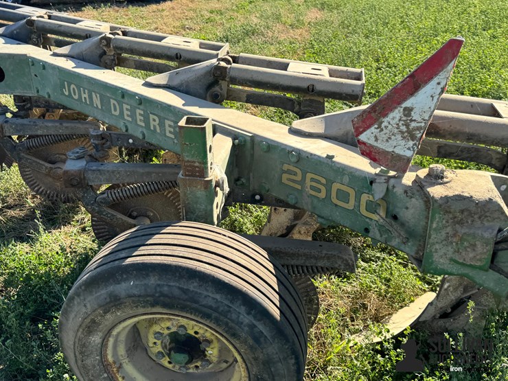 john-deere-2600-image-10