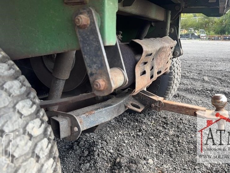 john-deere-gator-image-11