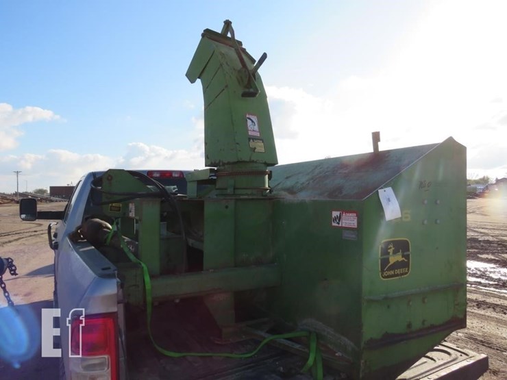 john-deere-686-image-1