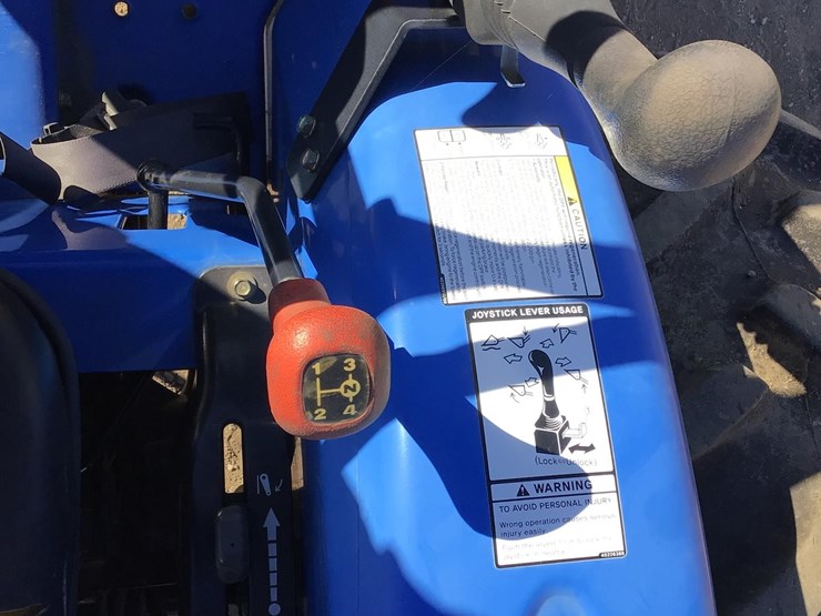 2017-new-holland-workmaster-40-image-21