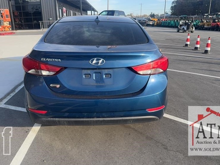 2010-hyundai-elantra-image-4