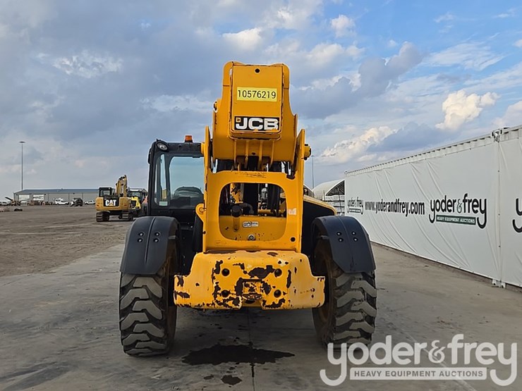 2017-jcb-512-56-image-4