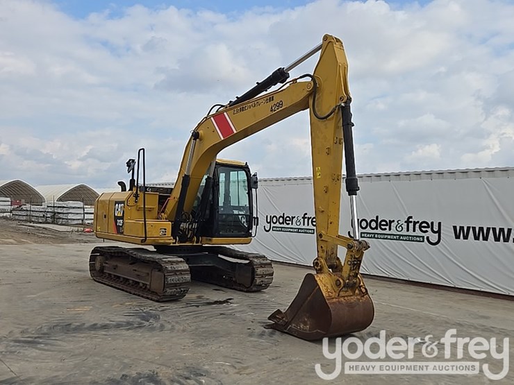 2016-caterpillar-312fgc-image-7