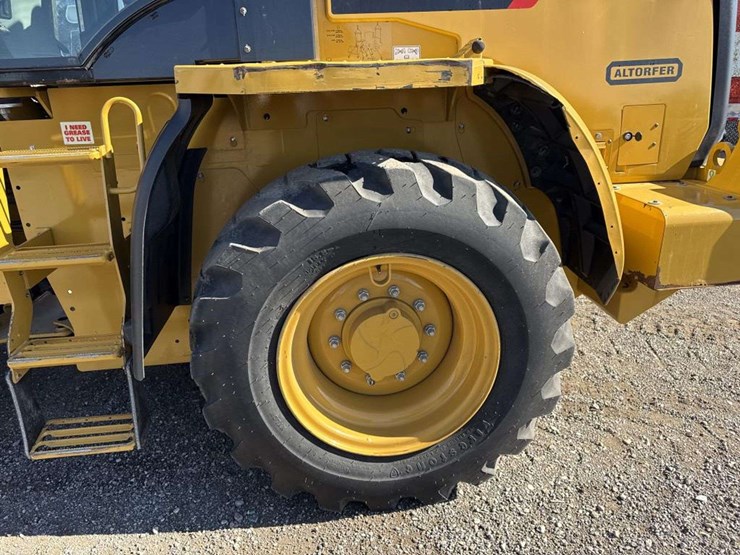 caterpillar-910m-image-18