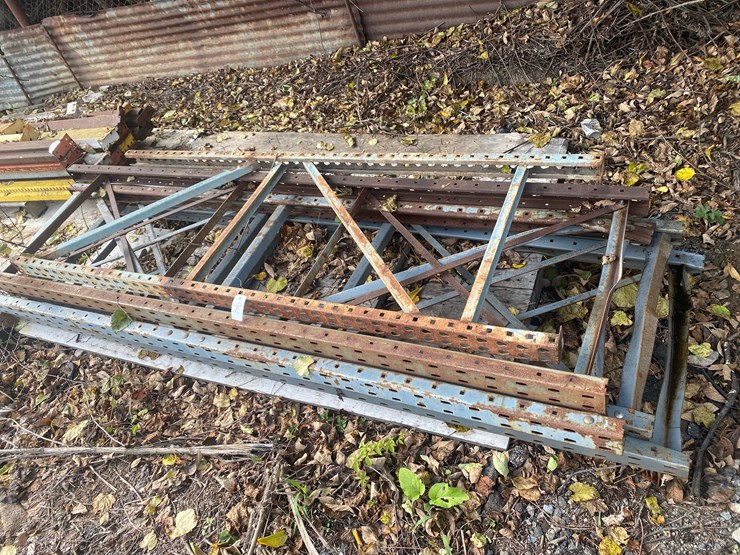 #94-•-(5)-pallet-rack-uprights-image-1