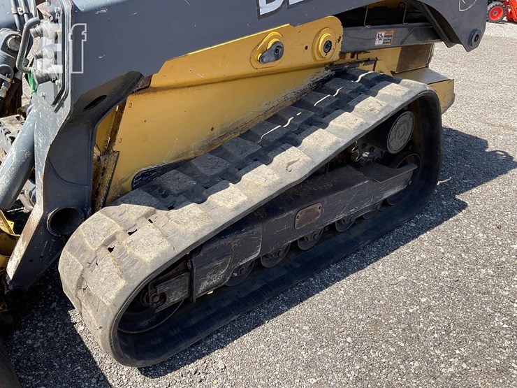 2017-deere-331g-image-11