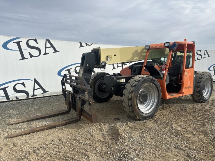 2015-jlg-g6-42a-image-1