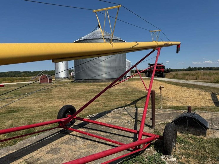 westfield-mkx-100-73-swing-out-auger-image-4