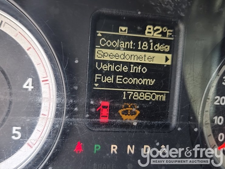 2014-dodge-service-truck-image-107