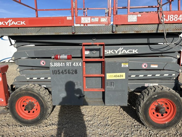 skyjack-sj8841rt-image-25