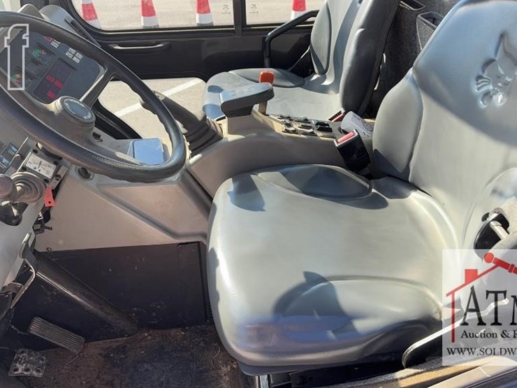 bobcat-toolcat-5600-image-21