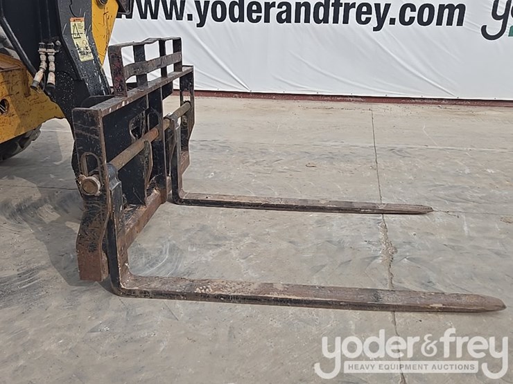 2019-caterpillar-tl1255d-image-10