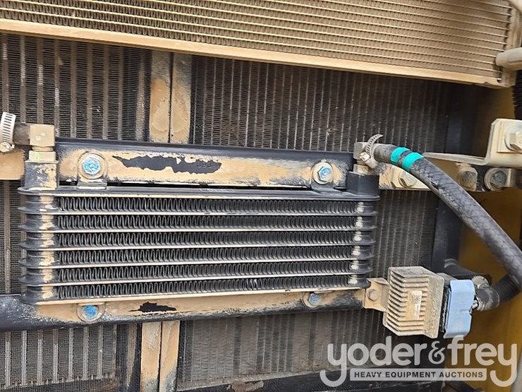 2016-caterpillar-312fgc-image-91