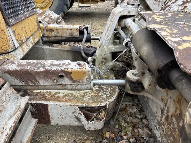 caterpillar-d5n-lgp-image-9