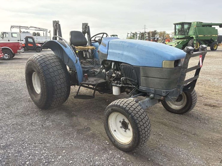 new-holland-tractor-image-14