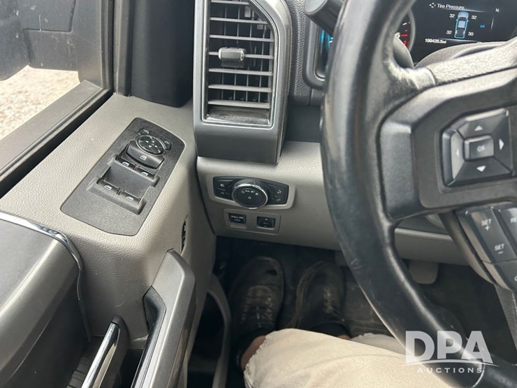 2019-ford-f150-xlt-image-30