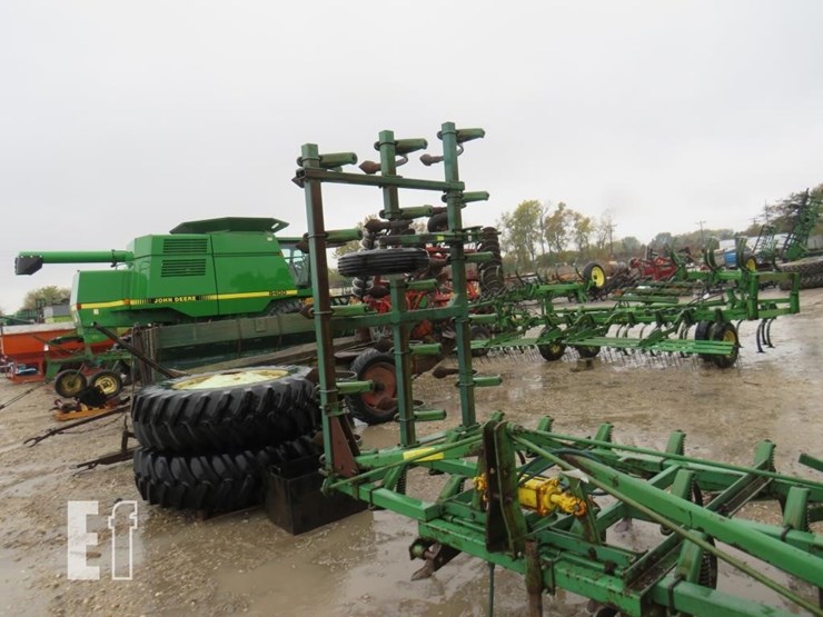 john-deere-1100-image-2