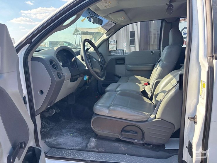 2008-ford-f-150-ext.-cab-pickup-truck-image-11