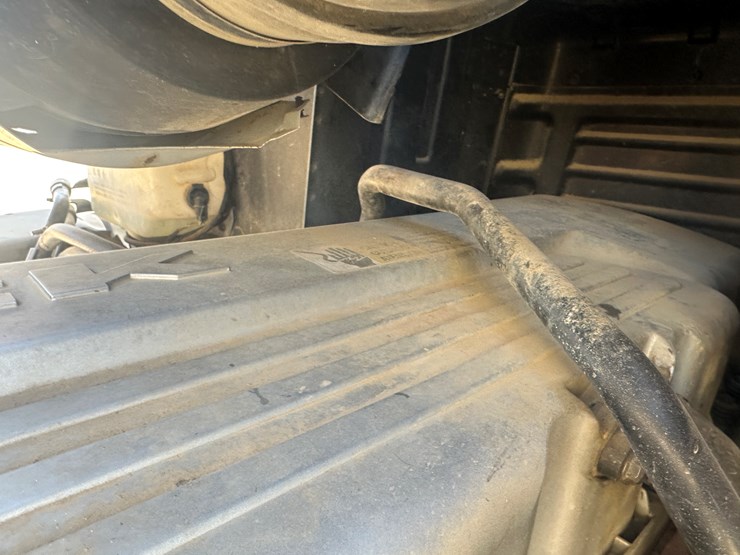 #33701-•-2011-mack-cxu-sleeper-truck-tractor-1m1aw09y4bm013132-image-57