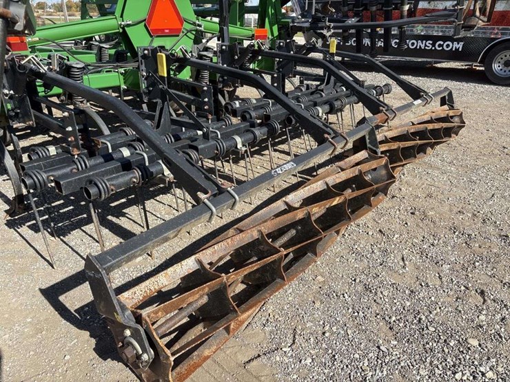 john-deere-2210l-image-31