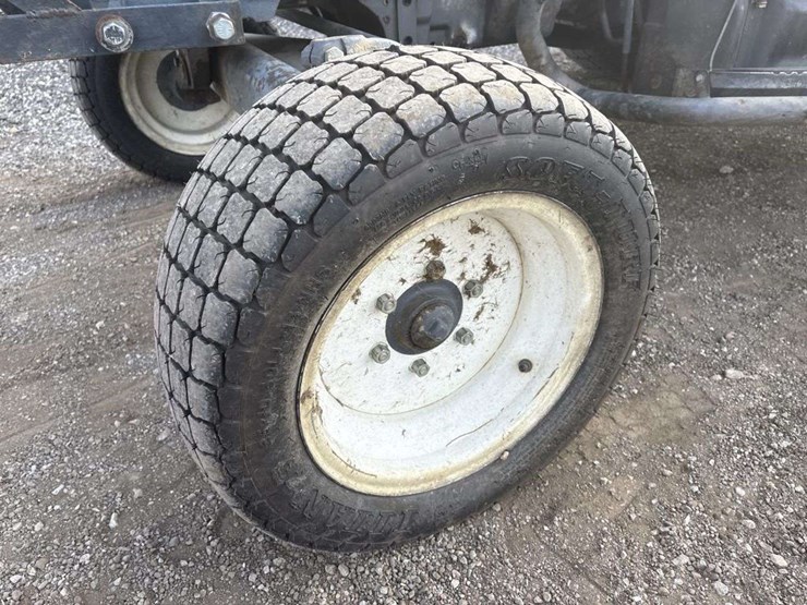 new-holland-tractor-image-17