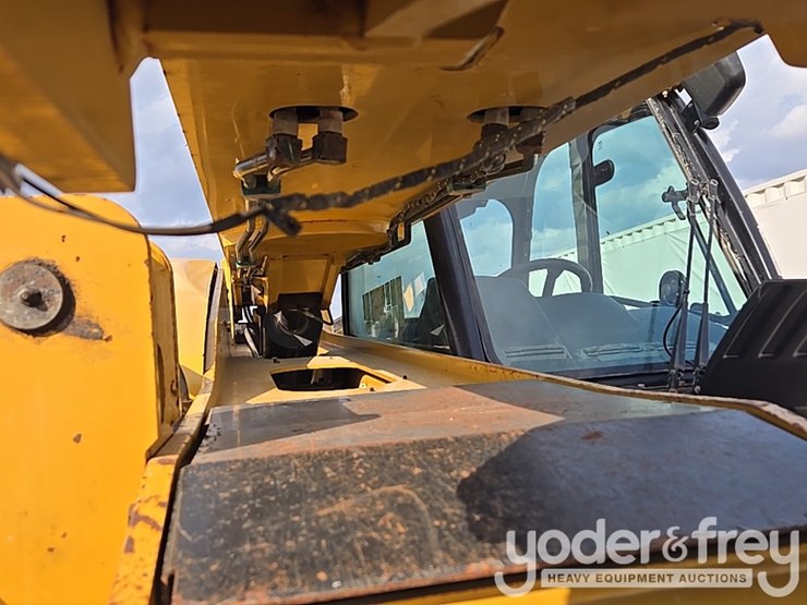 2019-caterpillar-tl1255d-image-85