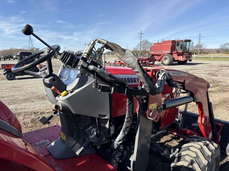 massey-ferguson-2705e-image-16