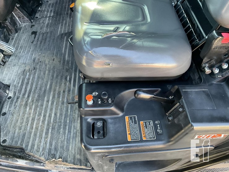 2019-kubota-rtv-x1100c-image-15