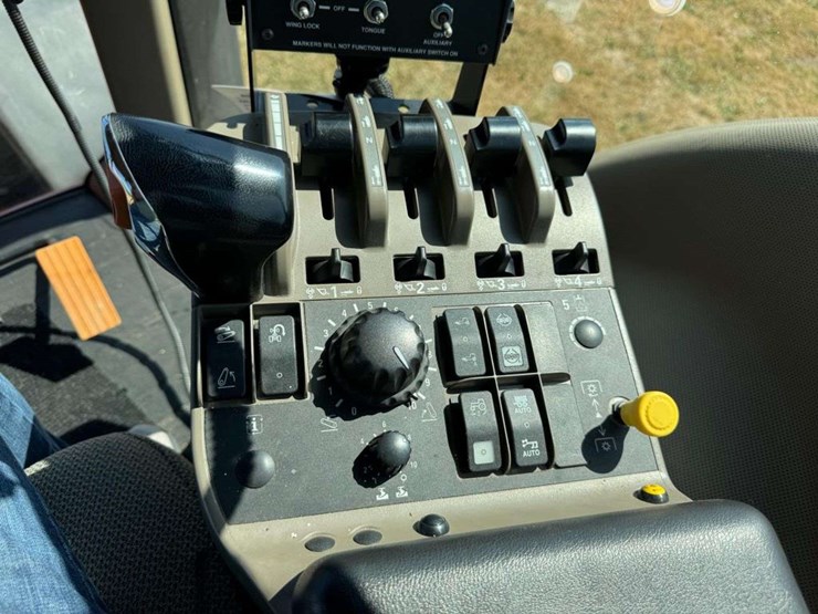 2010-case-ih-245-image-20