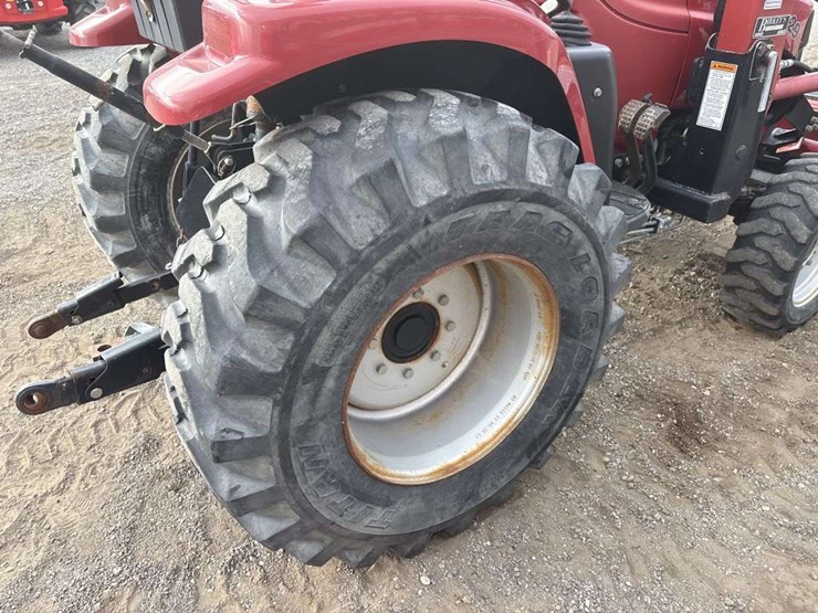 case-dx29-loader-tractor-image-31