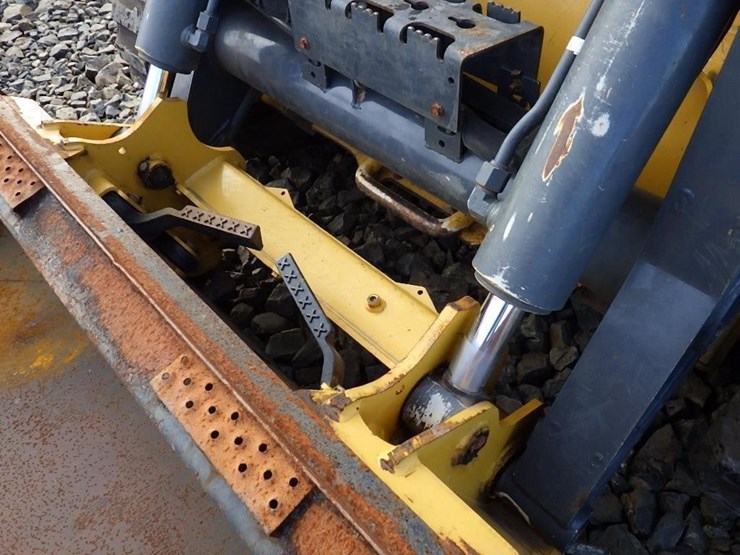 2018-deere-333g-image-20