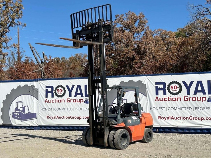 toyota-7fgu35-8,000lbs-forklift-image-1
