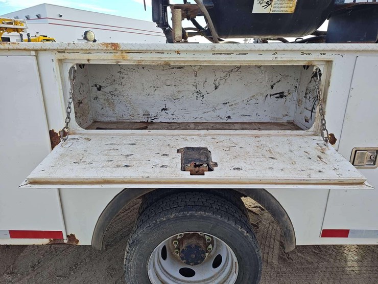 2018-ford-f550-image-49