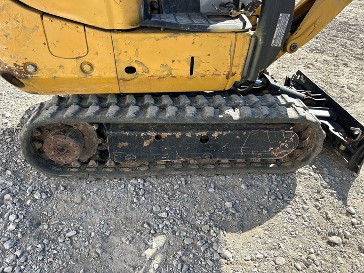 2021-caterpillar-300.9d-image-18