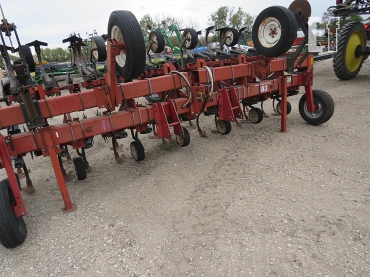 international-183-image-2