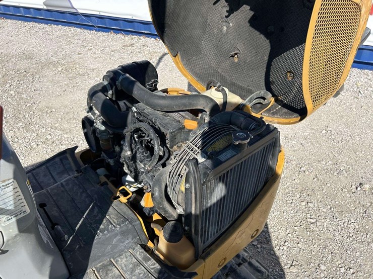 2021-caterpillar-300.9d-image-4