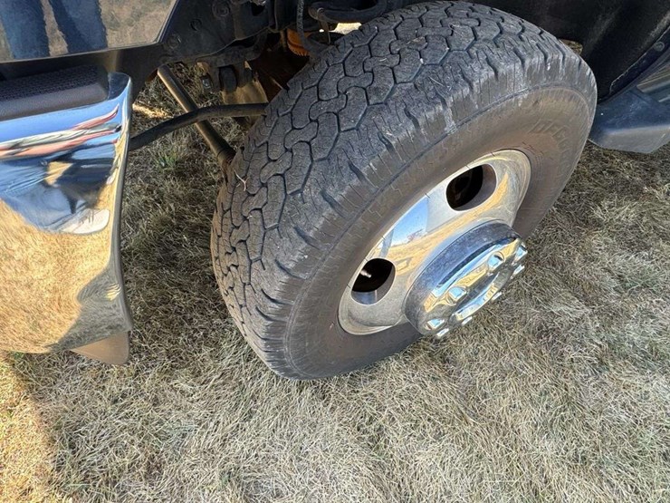 2015-ford-f350-xlt-image-9