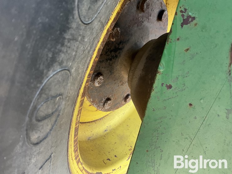 blu-jet-pivot-track-closer-image-17